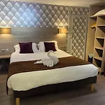 Отель L'univers 3*